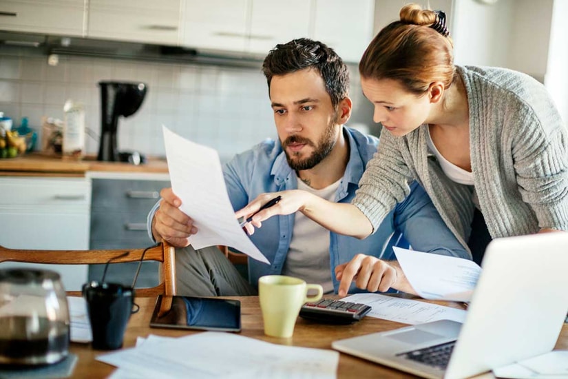 Par ser på dokument